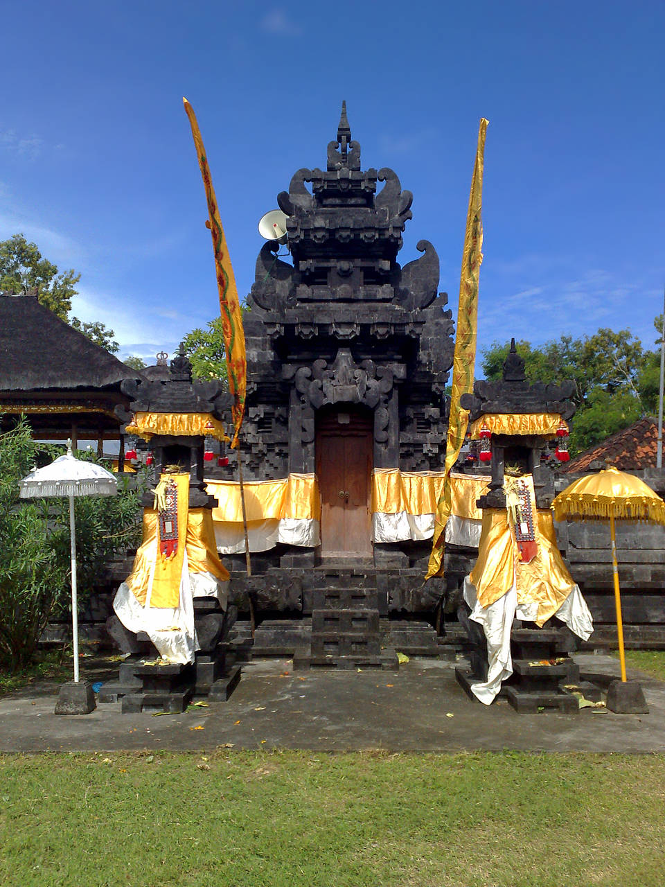  Fotografie von Citysam  Kleiner Tempel in Padangbai