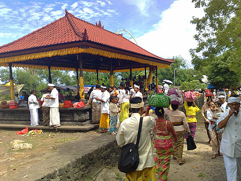  Bildansicht von Citysam  Bali Opferzeremonie in einem der Tempel