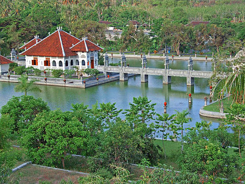 Taman Ujung Fotos